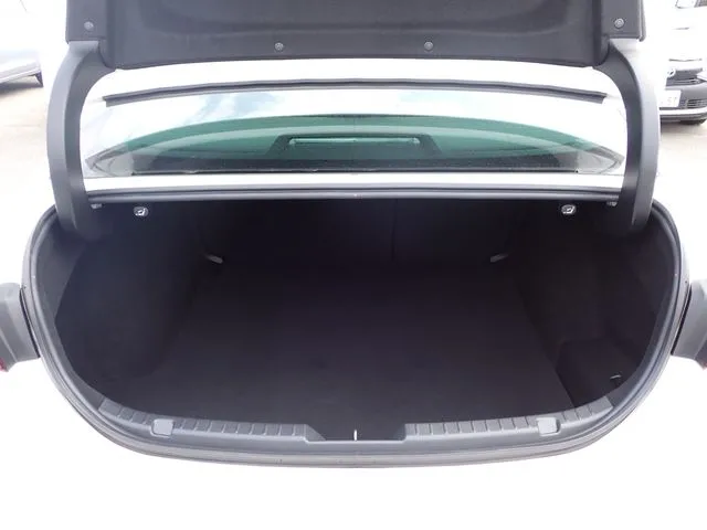 ＭＡＺＤＡ３　セダン（マツダ）の車両写真