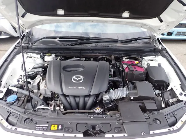 ＭＡＺＤＡ３　セダン（マツダ）の車両写真