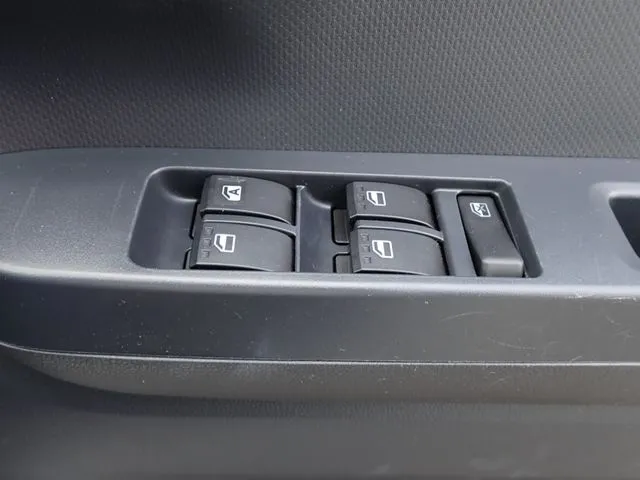 ミラ　イース　４ＷＤ（ダイハツ）の車両写真