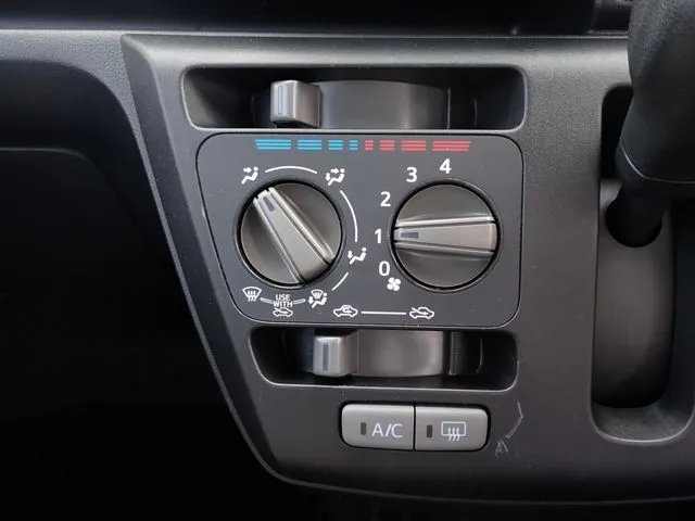 ミラ　イース　４ＷＤ（ダイハツ）の車両写真