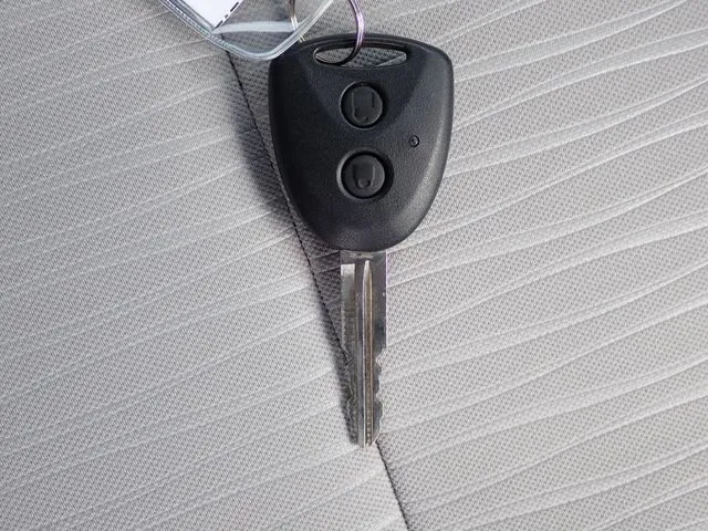 ミラ　イース　４ＷＤ（ダイハツ）の車両写真