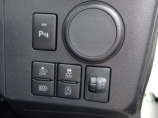 ミラ　イース　４ＷＤ（ダイハツ）の車両写真