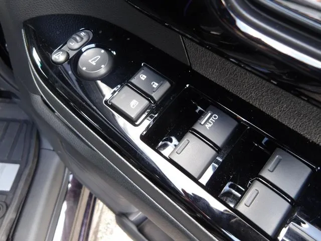 Ｎ　ＢＯＸ　カスタム（ホンダ）の車両写真