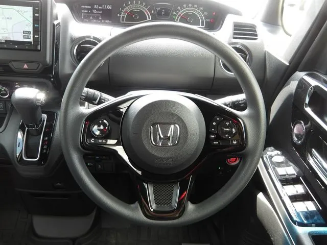 Ｎ　ＢＯＸ　カスタム（ホンダ）の車両写真