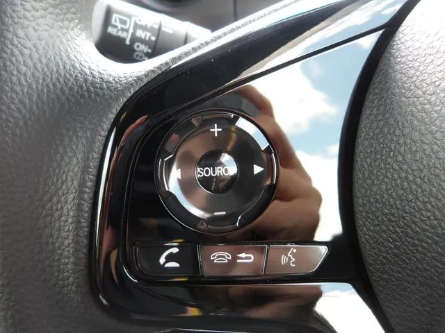 Ｎ　ＢＯＸ　カスタム（ホンダ）の車両写真