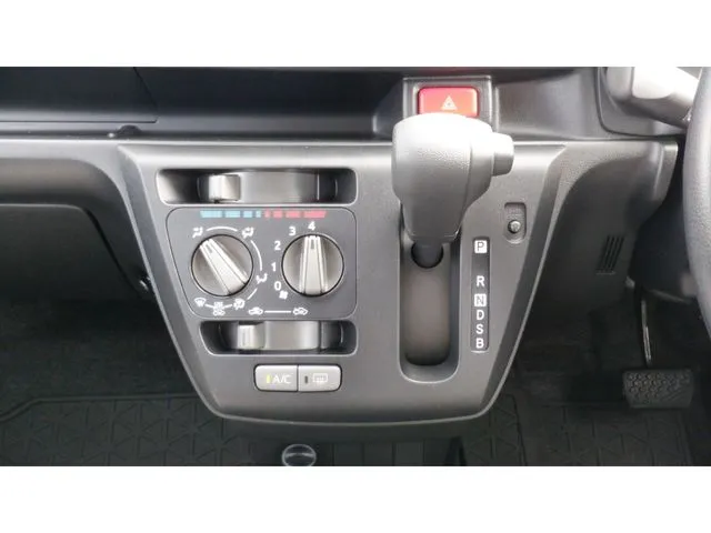 ミラ　イース（ダイハツ）の車両写真