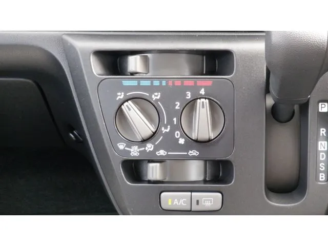 ミラ　イース（ダイハツ）の車両写真