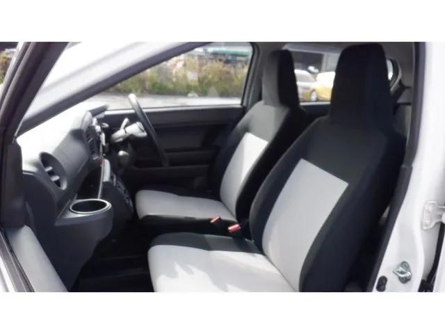 ミラ　イース（ダイハツ）の車両写真