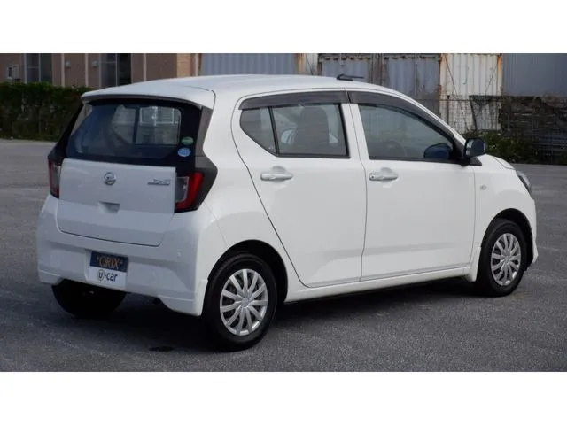 ミラ　イース（ダイハツ）の車両写真