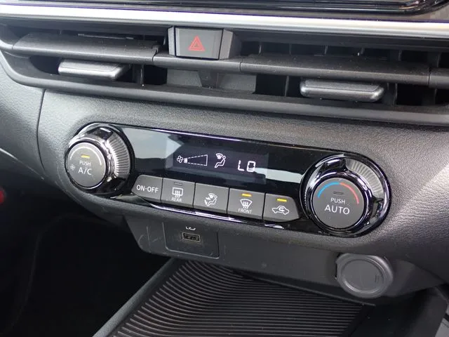 ノート（ニッサン）の車両写真