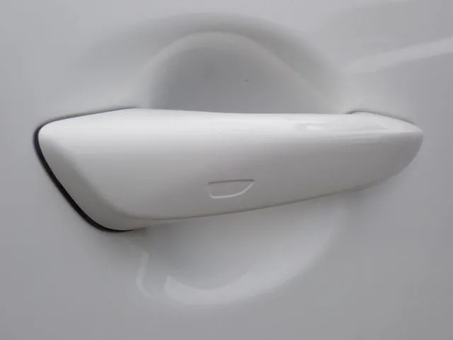 ＭＡＺＤＡ３　セダン（マツダ）の車両写真