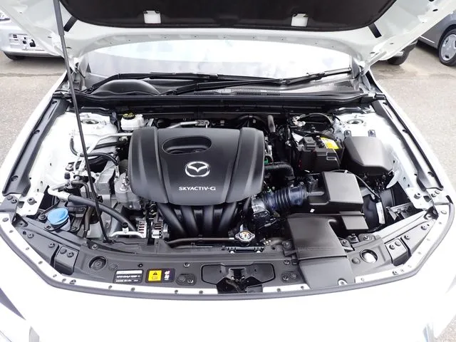 ＭＡＺＤＡ３　セダン（マツダ）の車両写真