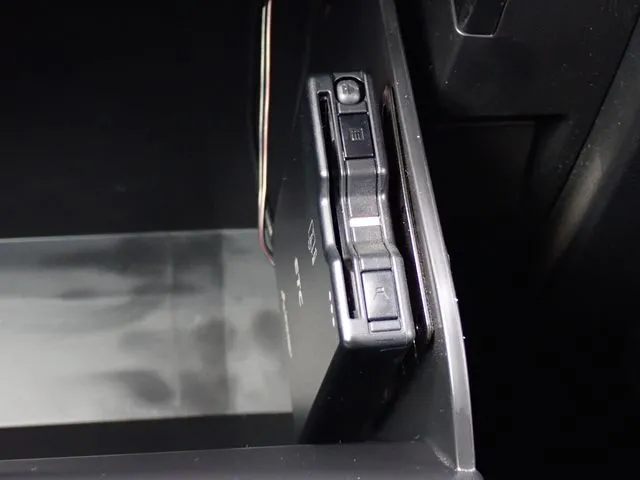 ＭＡＺＤＡ３　セダン（マツダ）の車両写真