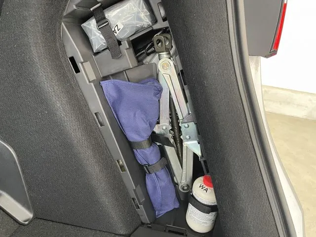 ホンダ　フィット　ｅ：ＨＥＶ