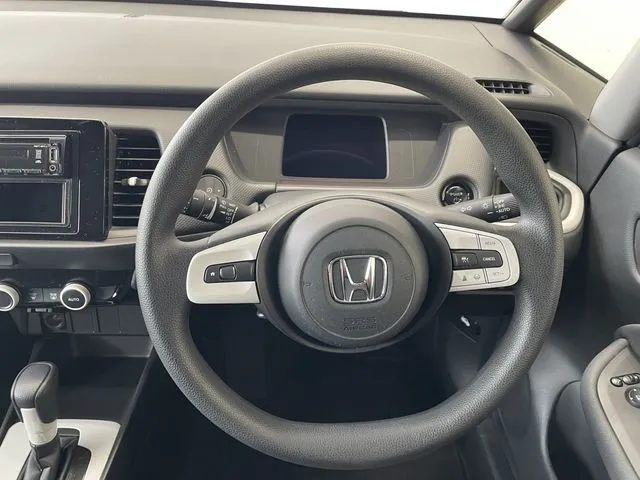 ホンダ　フィット　ｅ：ＨＥＶ