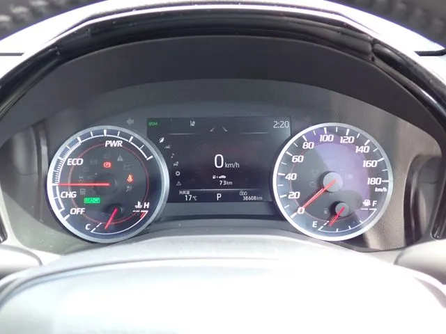 クラウン　セダン　ハイブリッド　４ＷＤ（トヨタ）の車両写真