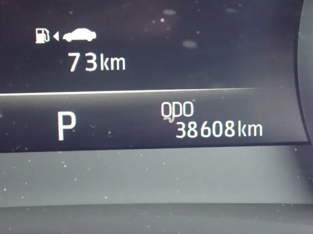 クラウン　セダン　ハイブリッド　４ＷＤ（トヨタ）の車両写真