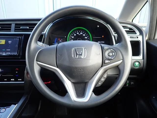 ホンダ　シャトル　ハイブリッド