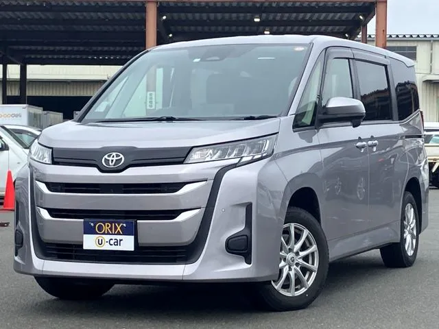 トヨタ　ノア　４ＷＤ