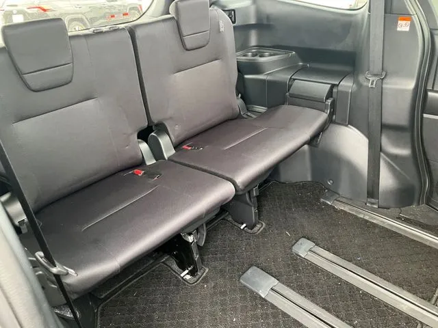 トヨタ　ノア　４ＷＤ