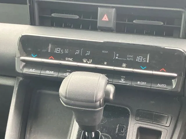 トヨタ　ノア　４ＷＤ