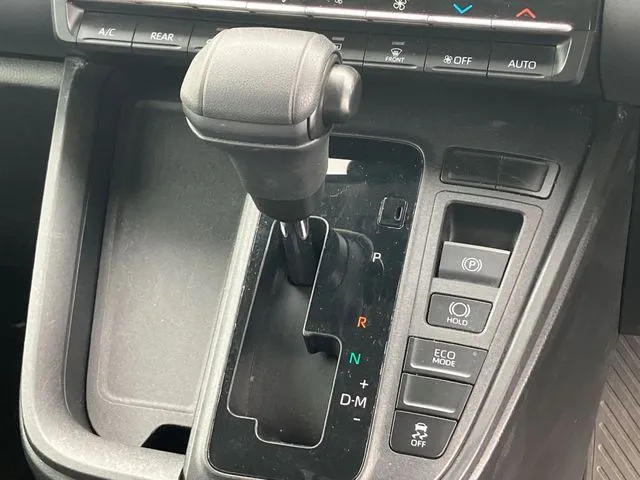 トヨタ　ノア　４ＷＤ