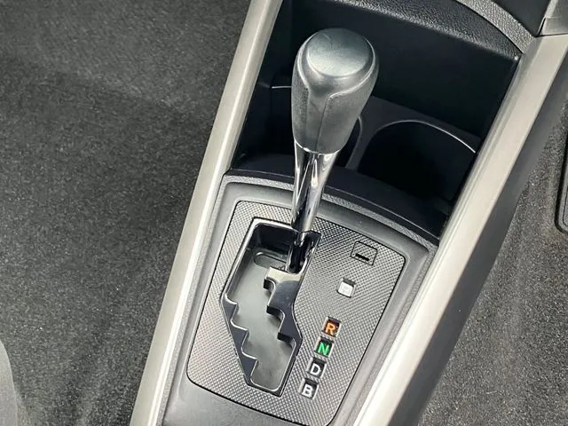 トヨタ　カローラフィールダー　ハイブリッド