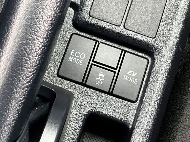 トヨタ　カローラフィールダー　ハイブリッド