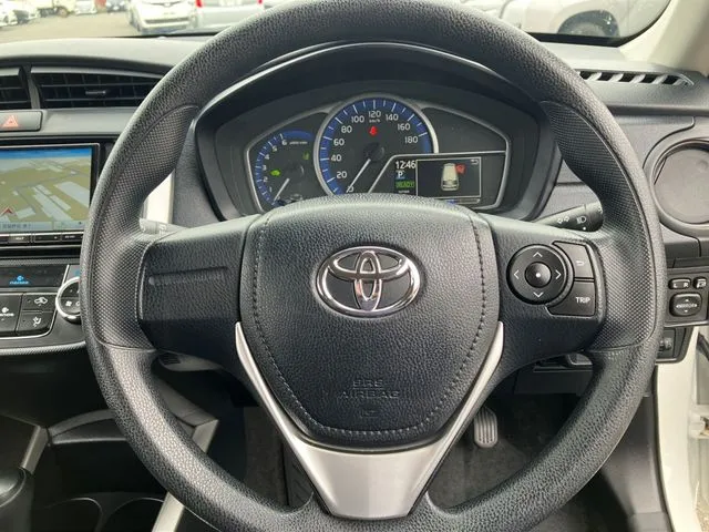 トヨタ　カローラフィールダー　ハイブリッド