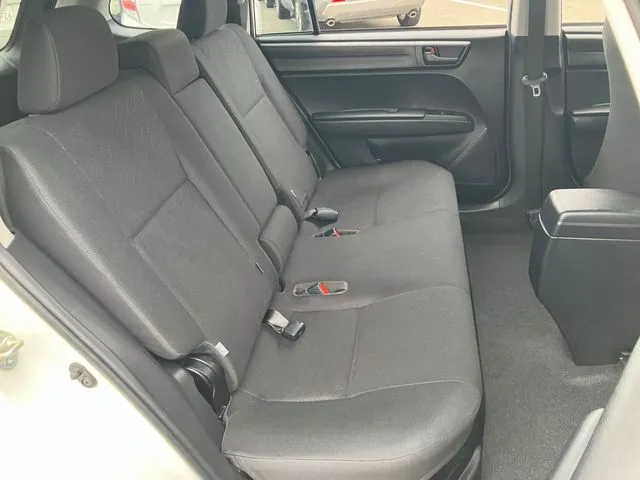 トヨタ　カローラフィールダー　ハイブリッド