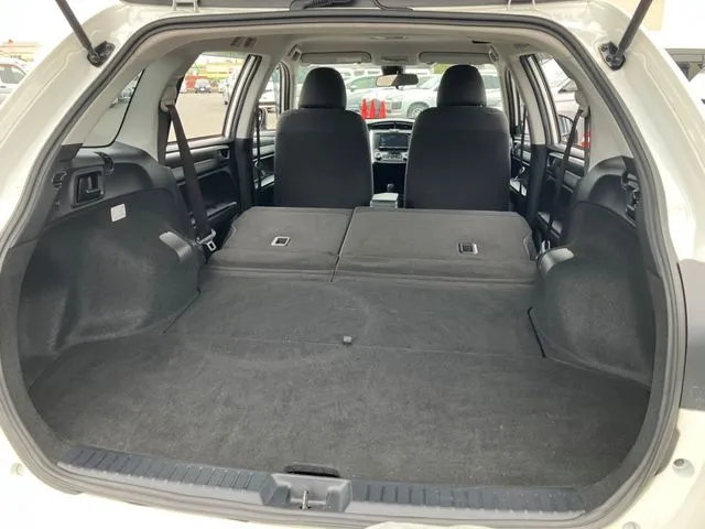 トヨタ　カローラフィールダー　ハイブリッド