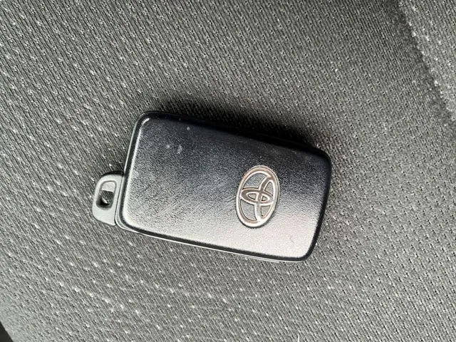 トヨタ　カローラフィールダー　ハイブリッド