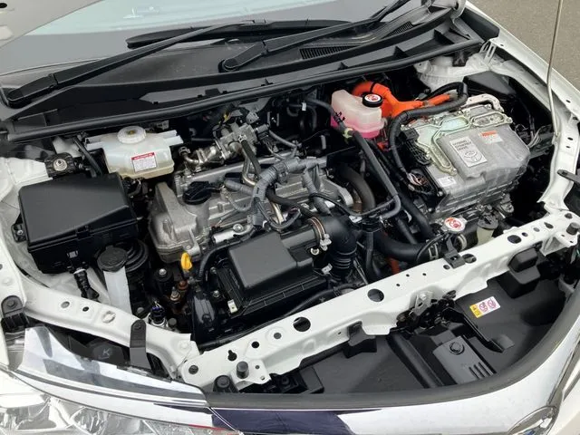 トヨタ　カローラフィールダー　ハイブリッド