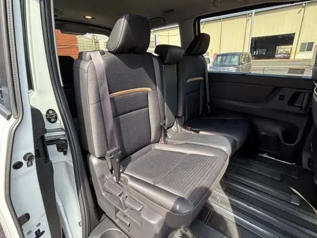 ニッサン　セレナ