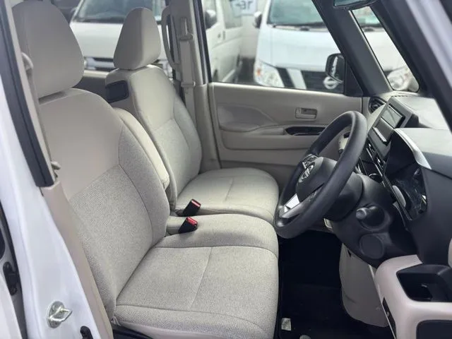 ニッサン　ルークス