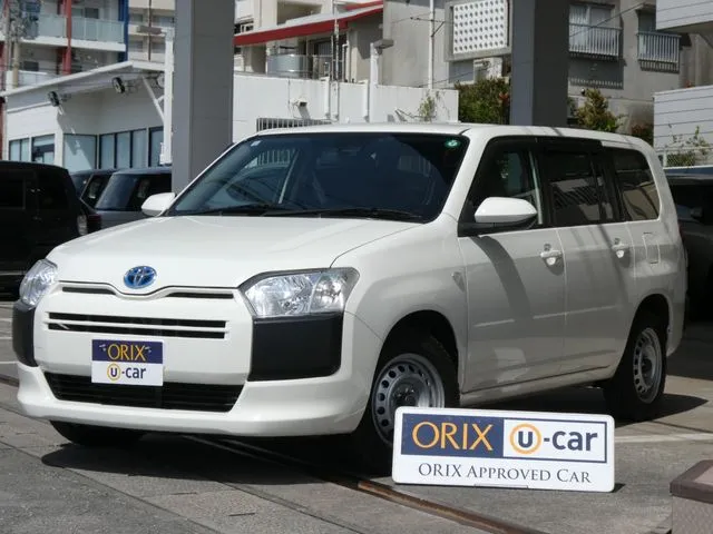 プロボックスバン　ハイブリッド（トヨタ）の車両写真
