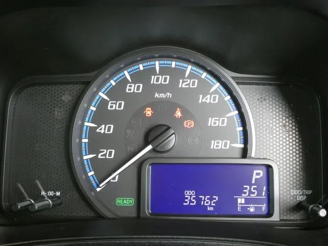 プロボックスバン　ハイブリッド（トヨタ）の車両写真