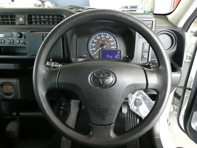 プロボックスバン　ハイブリッド（トヨタ）の車両写真
