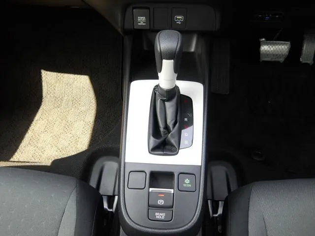 フィット　ｅ：ＨＥＶ（ホンダ）の車両写真