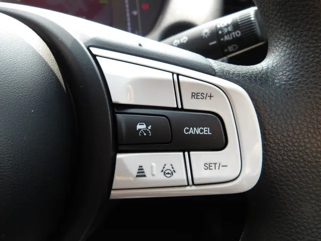 フィット　ｅ：ＨＥＶ（ホンダ）の車両写真