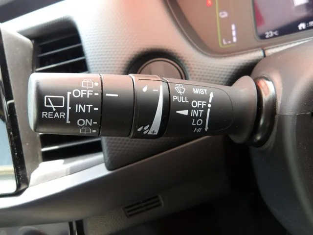 フィット　ｅ：ＨＥＶ（ホンダ）の車両写真