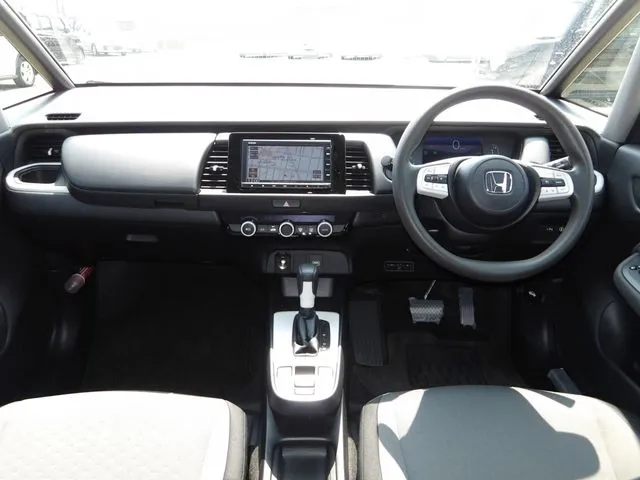 フィット　ｅ：ＨＥＶ（ホンダ）の車両写真