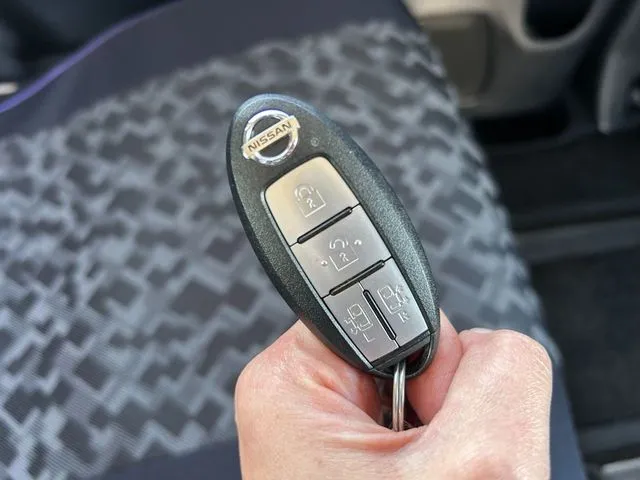 セレナ　Ｓハイブリッド（ニッサン）の車両写真