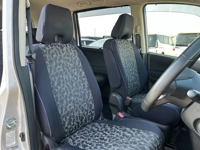 セレナ　Ｓハイブリッド（ニッサン）の車両写真