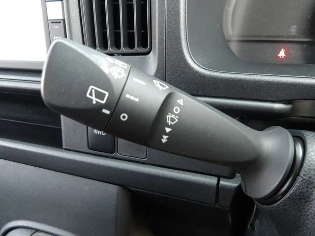 サンバーバン　４ＷＤ（スバル）の車両写真