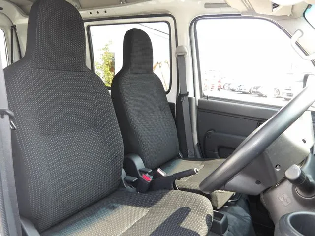 サンバーバン　４ＷＤ（スバル）の車両写真