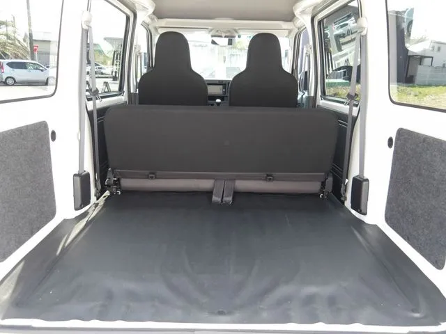 サンバーバン　４ＷＤ（スバル）の車両写真