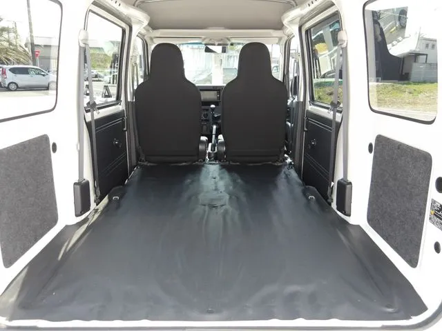 サンバーバン　４ＷＤ（スバル）の車両写真