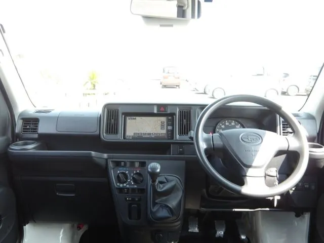 サンバーバン　４ＷＤ（スバル）の車両写真