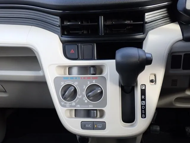 ムーヴ（ダイハツ）の車両写真